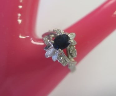 18KT WHITE GOLD DIAMOND SAPPHIRE