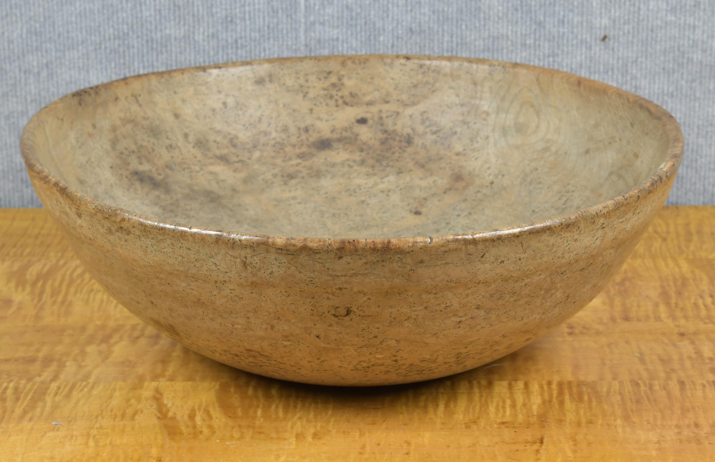 18TH C. BURL WOOD BOWL. Well-turned