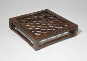 18TH C. CHINESE LOW STAND18th
