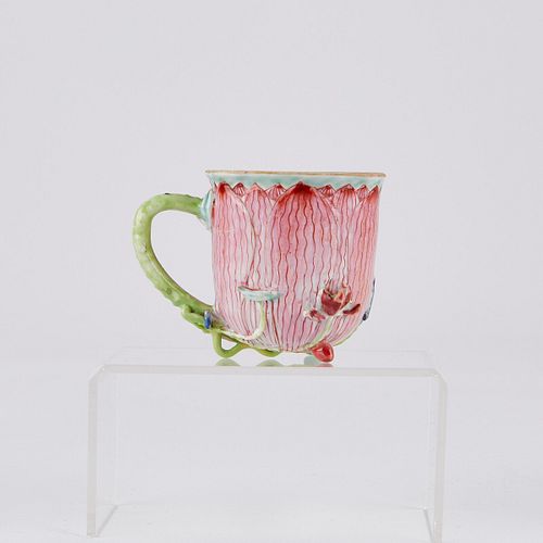 18TH C. CHINESE PORCELAIN LOTUS