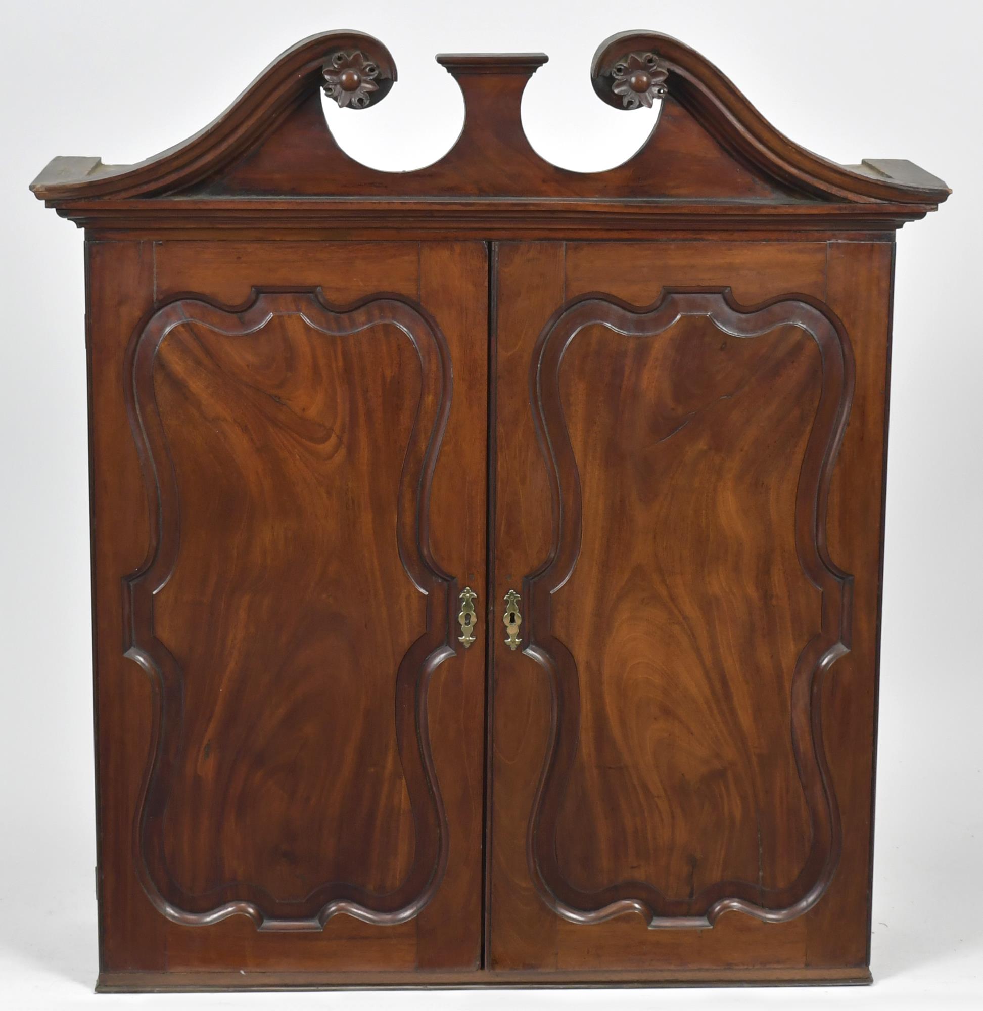 18TH C. CHIPPENDALE MAHOGANY