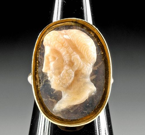 18TH C. GOLD RING W/ ROSE QUARTZ