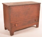 18TH C. NE LIFT LID BLANKET CH