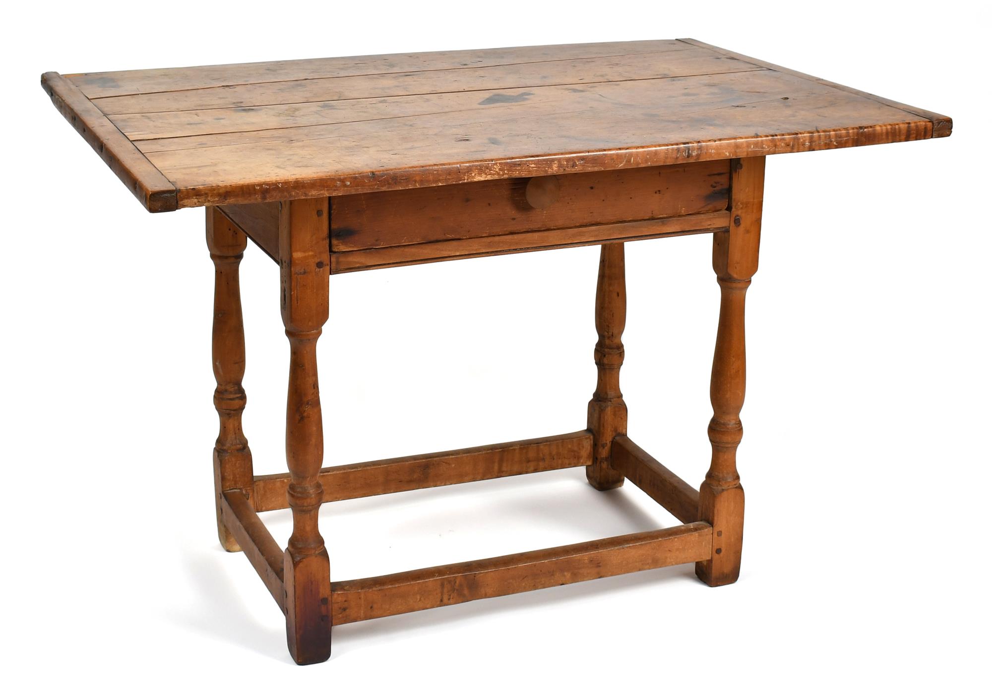 18TH C. NEW ENGLAND MAPLE TAVERN