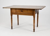 18TH C. NEW ENGLAND MAPLE TAVE