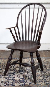 18TH C. PAINTED CONTINUOUS ARM