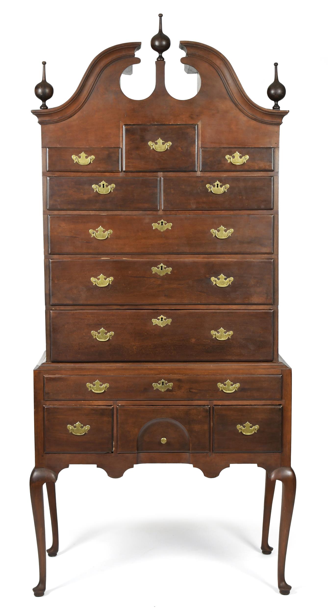 18TH C. QUEEN ANNE MA/RI BONNET TOP