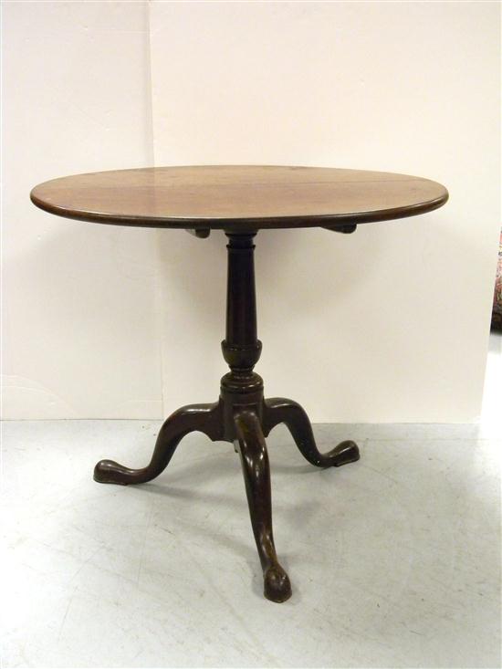 18th C. Queen Anne tilt top tea