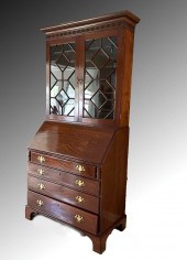 18TH CENTURY AMERICAN MAHOGANY