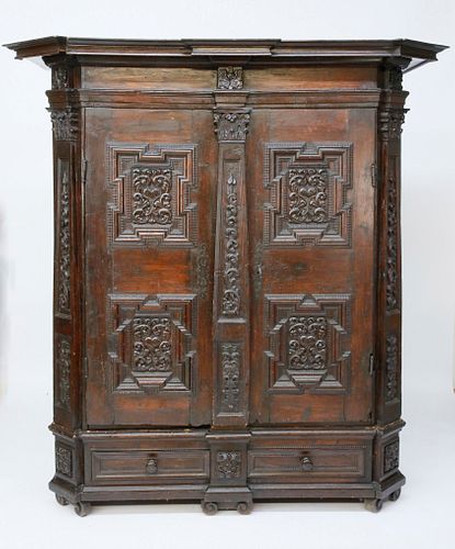 18TH CENTURY CONTINENTAL CARVED