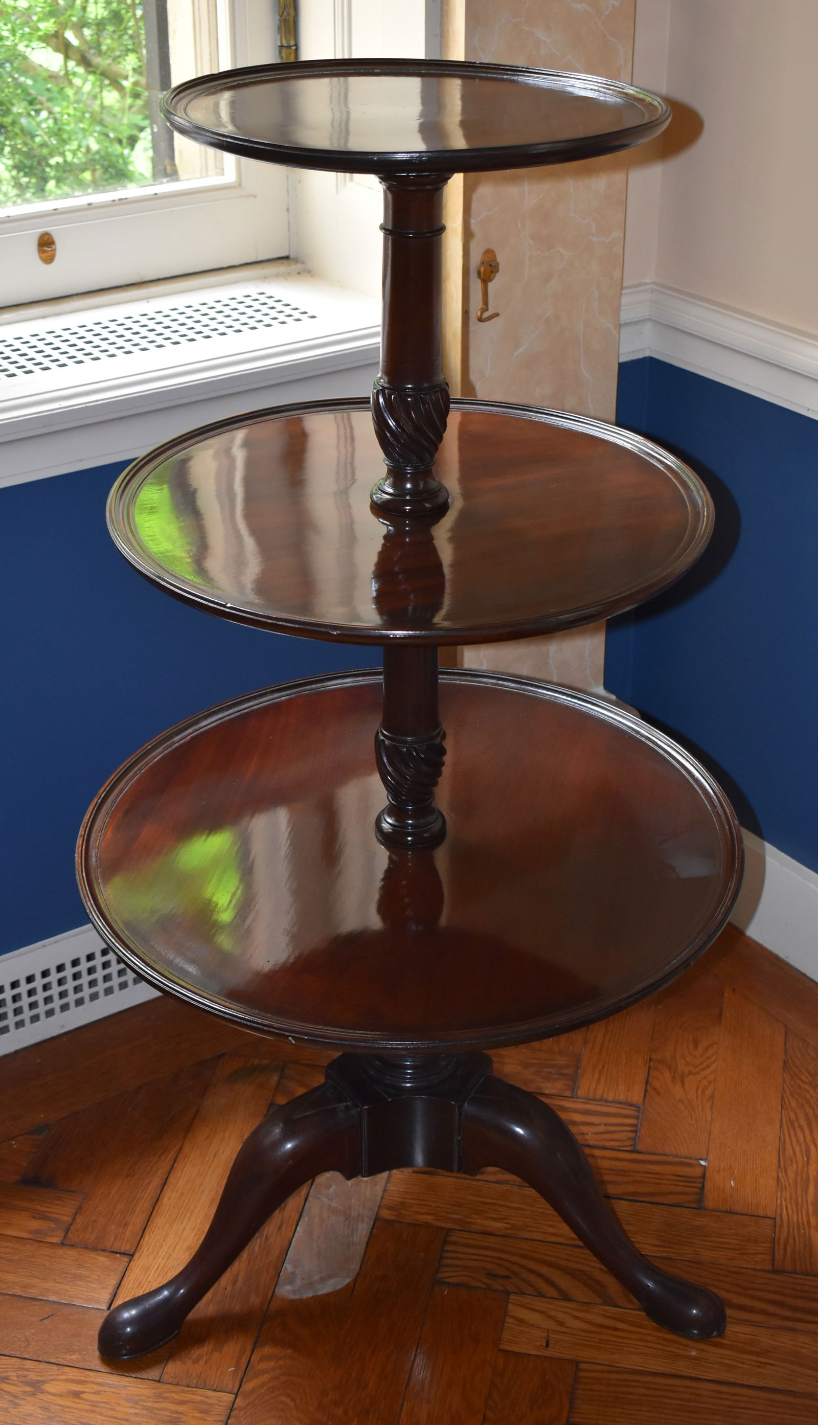 18TH CENTURY ENGLISH QUEEN ANNE