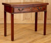 18TH CENTURY MAHOGANY FLIP TOP