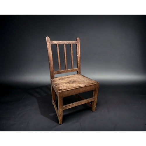 18TH CENTURY OAK CHILDS CHAIR.