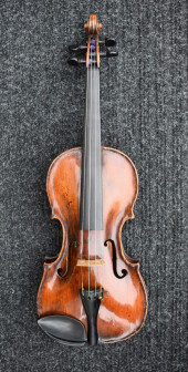 18TH CENTURY VIOLIN WITH LABEL