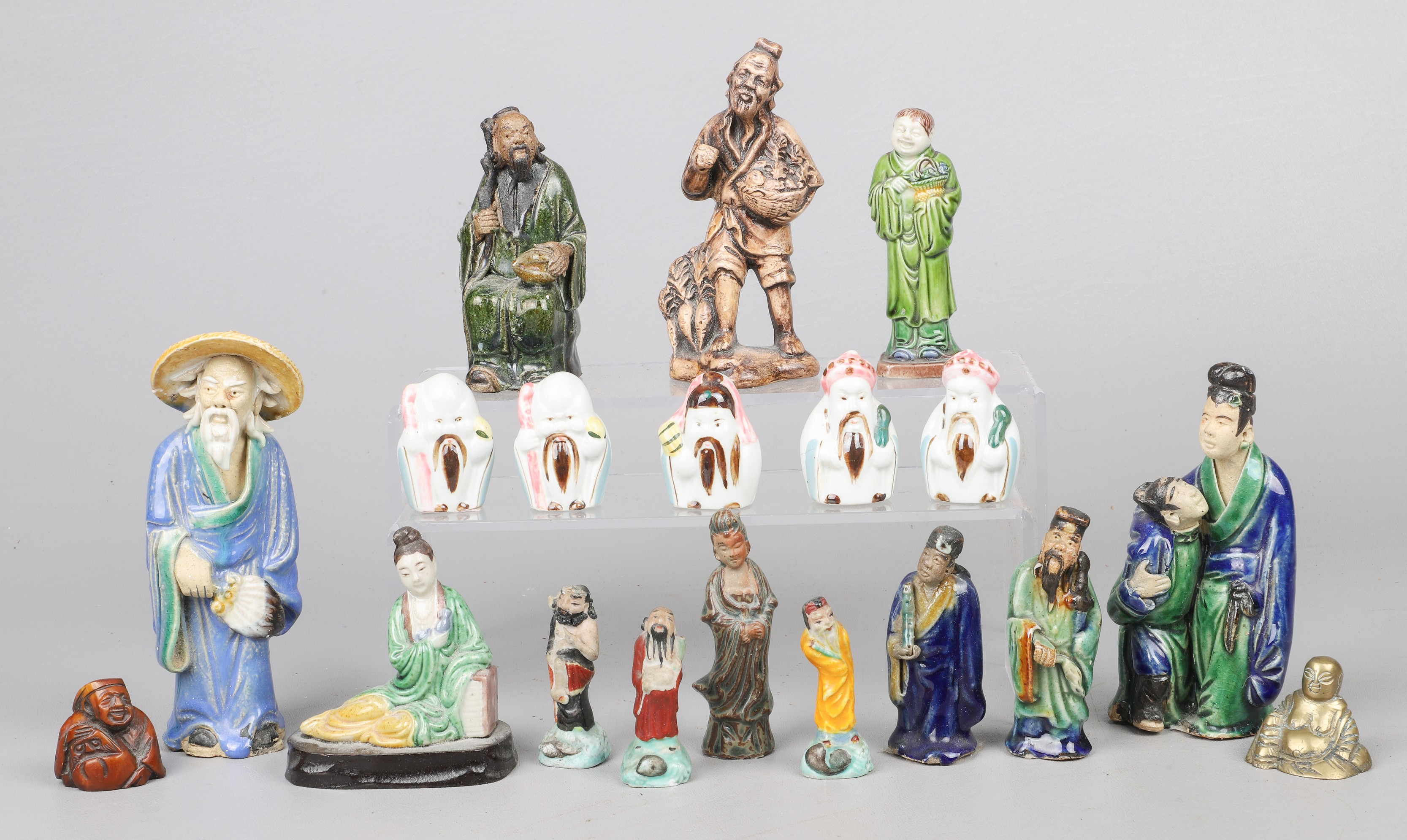 (19) Chinese figurines, including