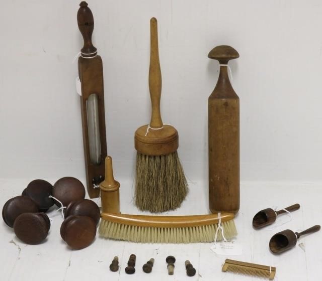 19 PIECES OF SHAKER STYLE WOODEN