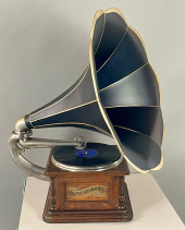 1901 OAK COLUMBIA GRAPHOPHONE<