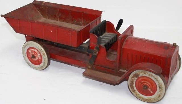 1920S STRUCTO PRESSED STEEL DUMP