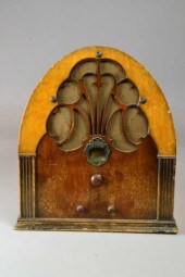 1930 PHILCO MODEL 20 CATHEDRAL