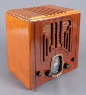 1930S CROSLEY MODEL 516 TOMBST