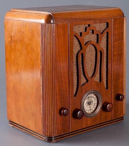 1930S CROSLEY MODEL 605 TOMBSTONE