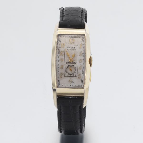 1930'S GRUEN CURVEX WRISTWATCH 22