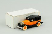 1932 CHECKER CAB Don Lewis con