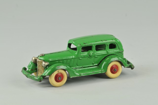 1933 PACKARD ''SHOVEL NOSE''