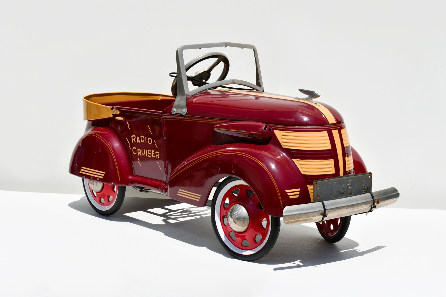 1937 GENDRON SKIPPY RADIO