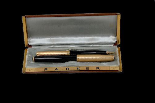 1946 14K GOLD PARKER 51 PEN SET