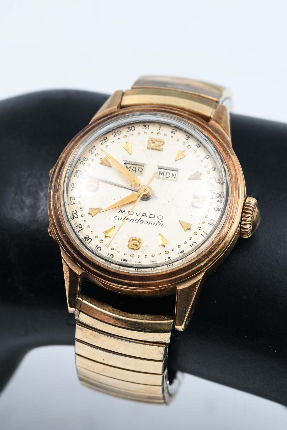 1950S 14K MOVADO CALENDOMATIC