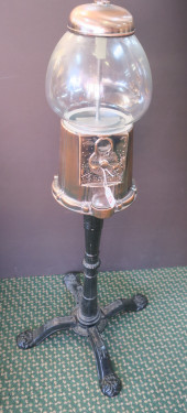 1985 CAROUSEL GUMBALL MACHINE: