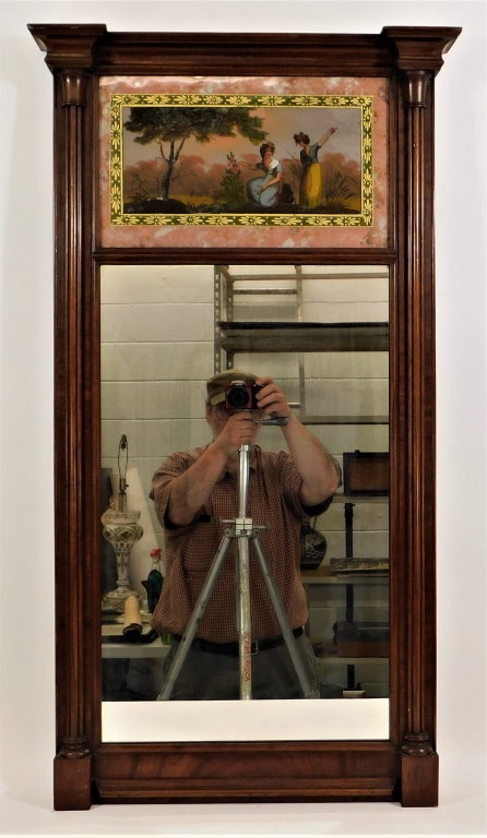 19C AMERICAN FEDERAL MAHOGANY
