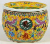 19C CHINESE FAMILLE JAUNE PORC