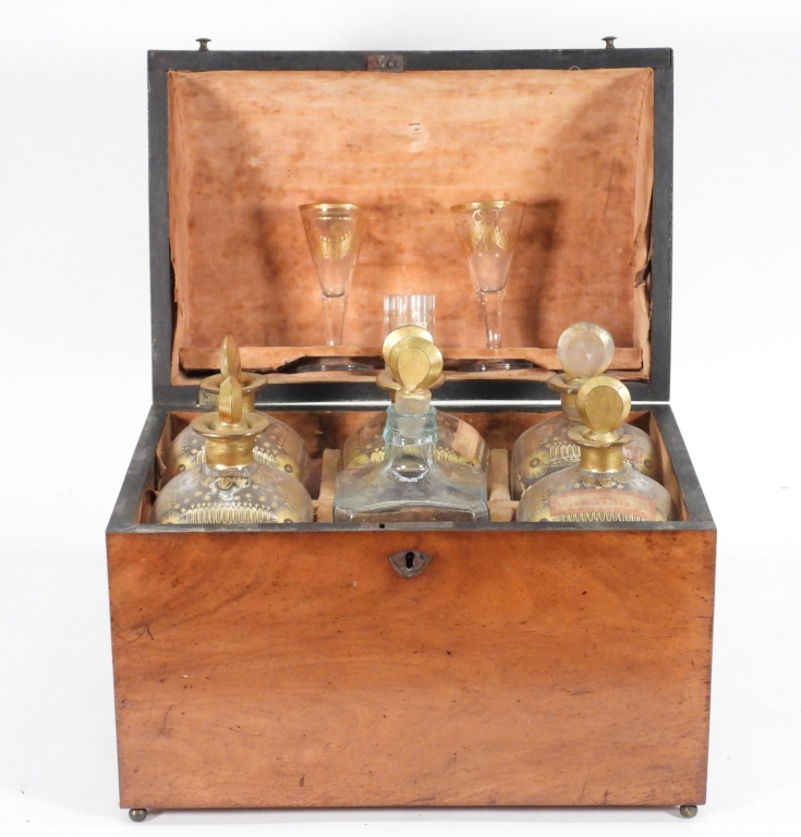 19C ENGLISH TRAVELING LIQUOR BOX