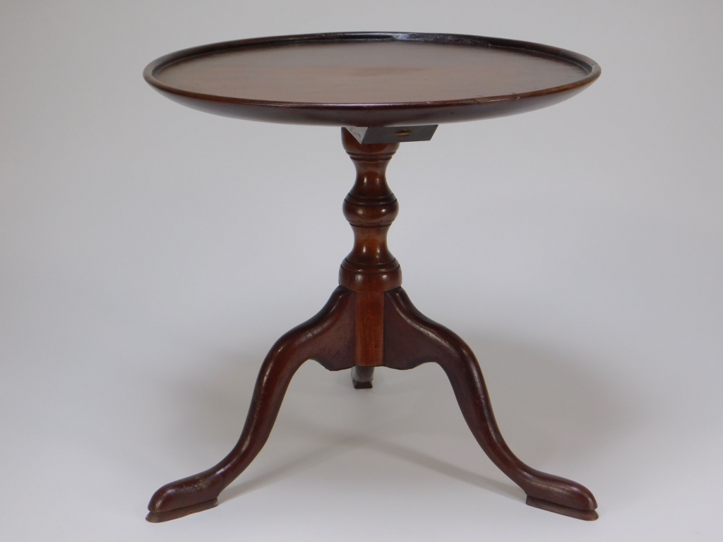 19C. MAHOGANY MINIATURE DISH TOP