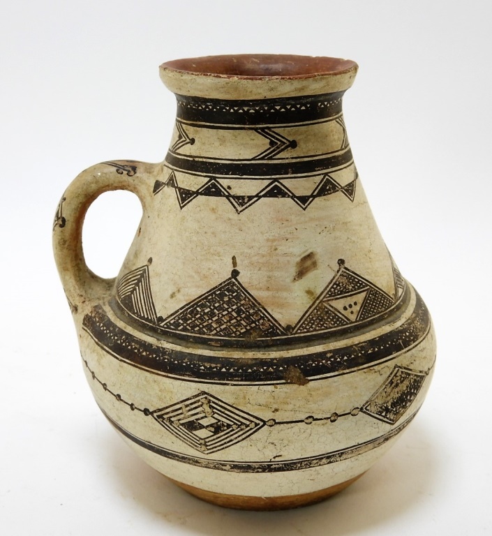 19C. NATIVE AMERICAN DECORATED ZUNI