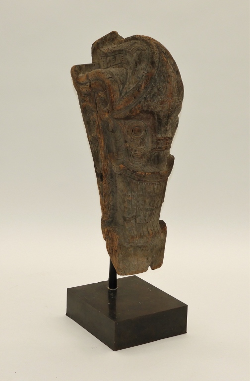 19C. OCEANIC NEW ZEALAND CANOE PROW