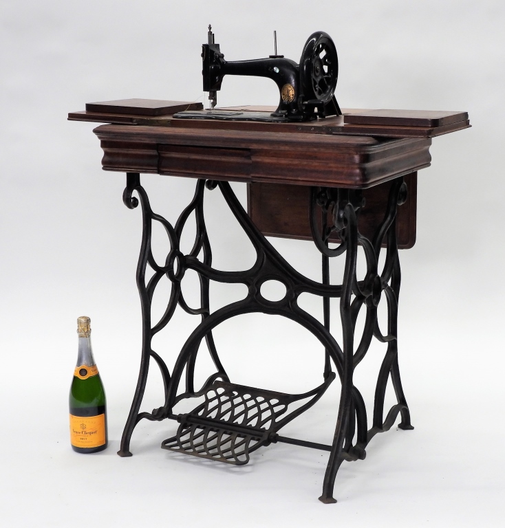 19C SINGER SEWING MACHINE United