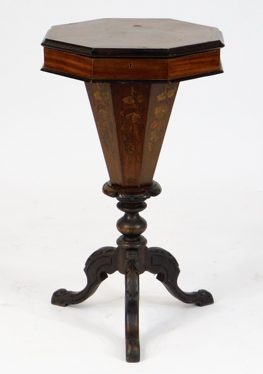 19C VICTORIAN MAHOGANY TRUMPET FORM