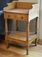 19TH C. AMERICAN TIGER MAPLE W
