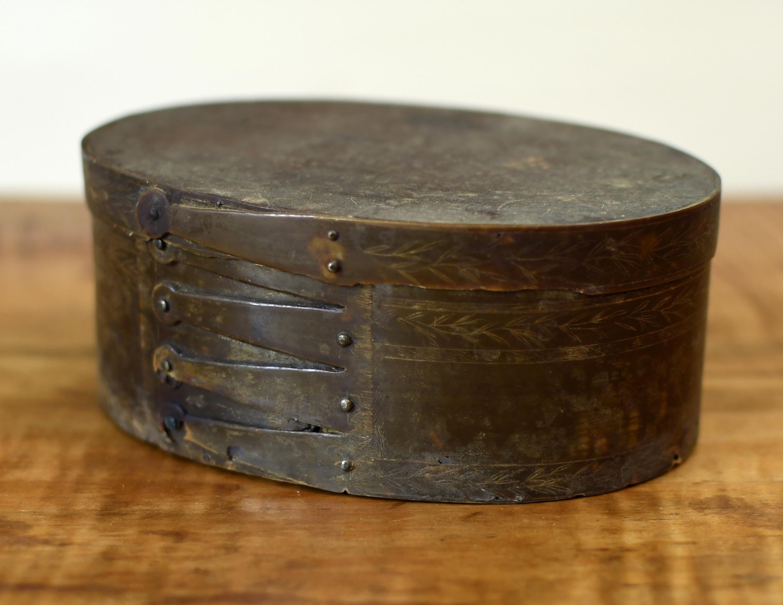 19TH C. BALEEN FINGER BOX. An