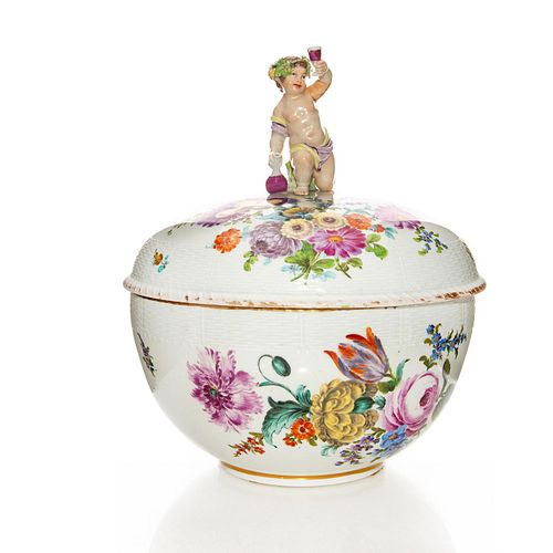 19TH C. BERLIN PORCELAIN KPM LIDDED