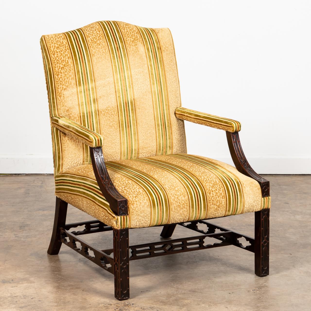 19TH C. CHINESE CHIPPENDALE