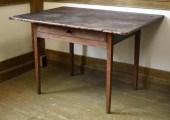19TH C. COUNTRY HEPPLEWHITE TA