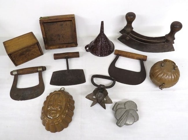 19TH C. COUNTRY KITCHEN LOT