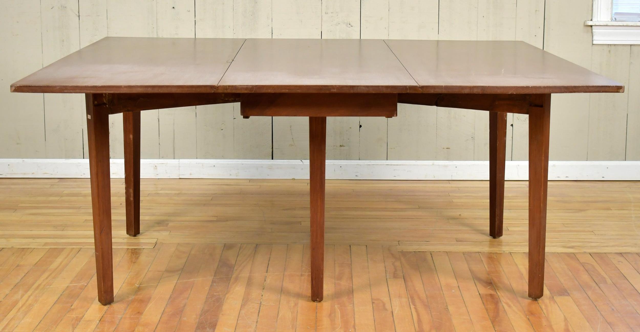 19TH C. DEEP LEAF MAHOGANY DINING