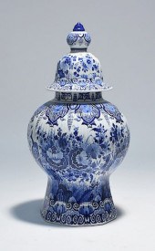 19TH C. DELFT BLUE & WHITE GIN