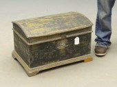 19th c. dometop trunk showing