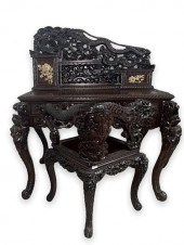 19TH C. ELABORATELY CARVED ANT